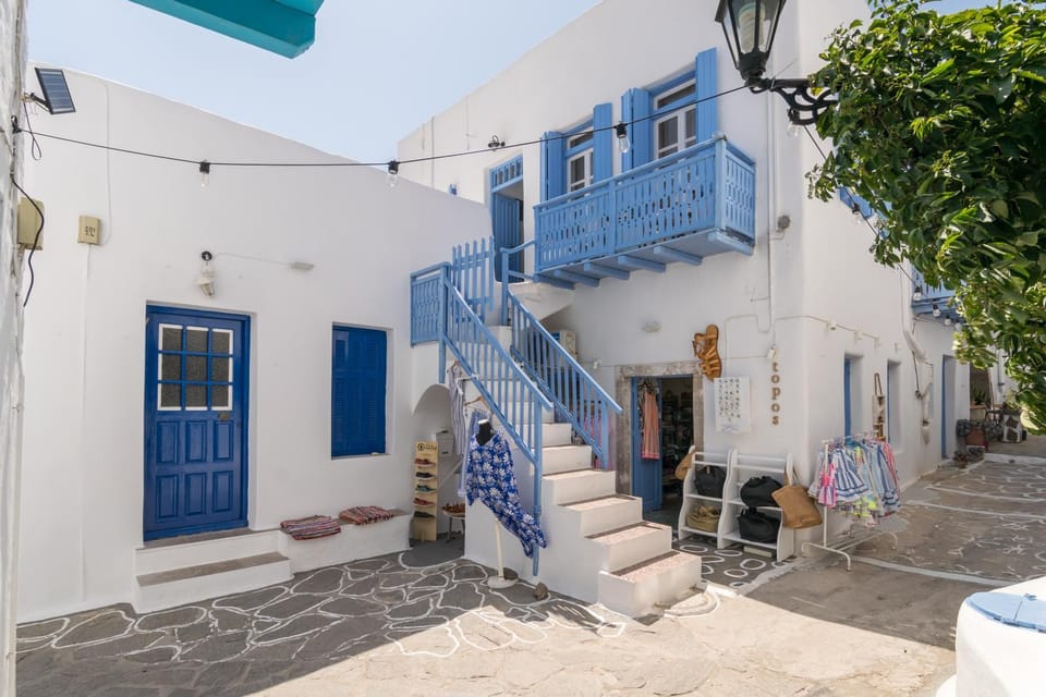 Blue Sky in Plaka House in Milos