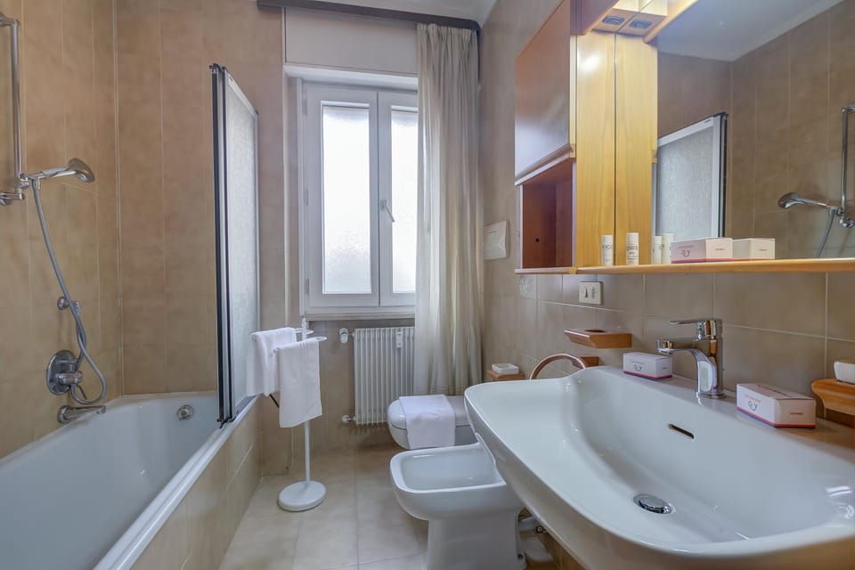 Bathroom, Bath