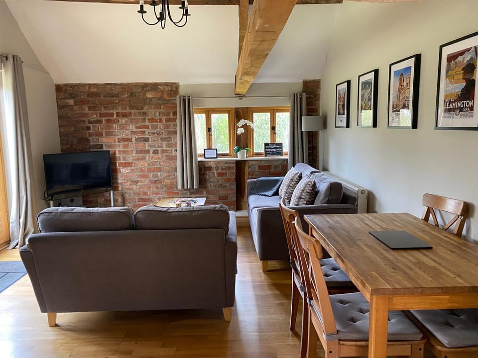 Hidden cottages 2 bed cottage in peaceful surroundings with log burner House in Wychavon District