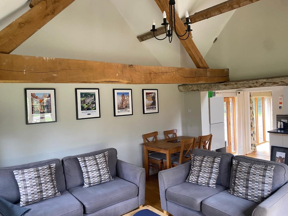 Hidden cottages 2 bed cottage in peaceful surroundings with log burner House in Wychavon District