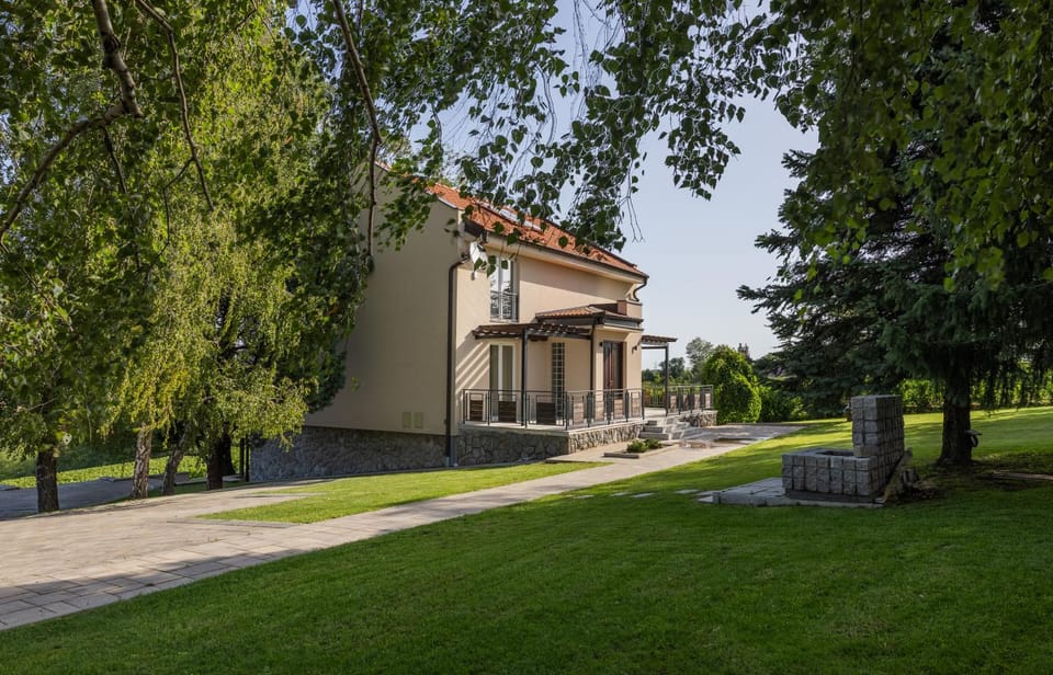 Property building, Garden view