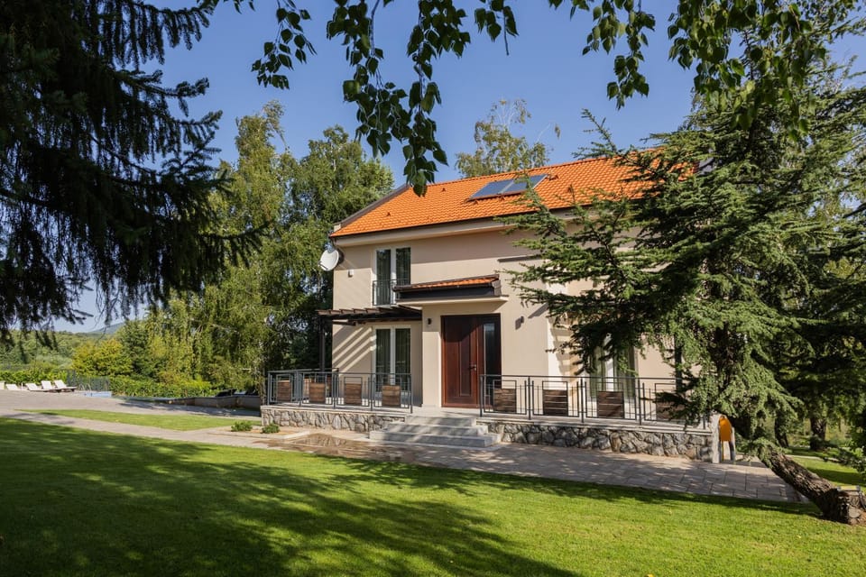 Property building, Garden view