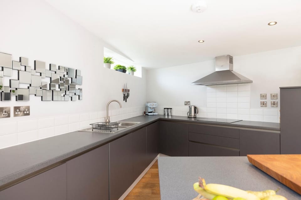 Kitchen or kitchenette, stove