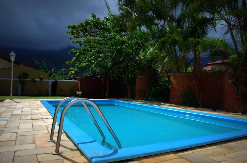 Day, Swimming pool