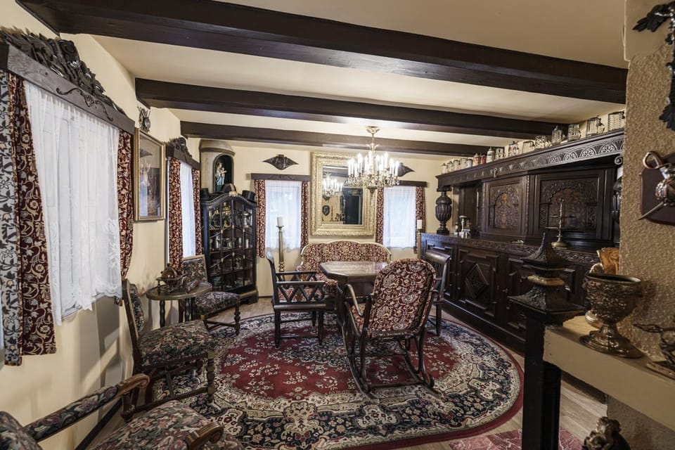 Living room, Seating area