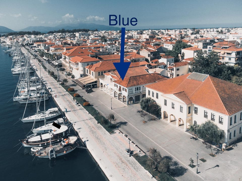 Property building, Neighbourhood, City view, Sea view, Location