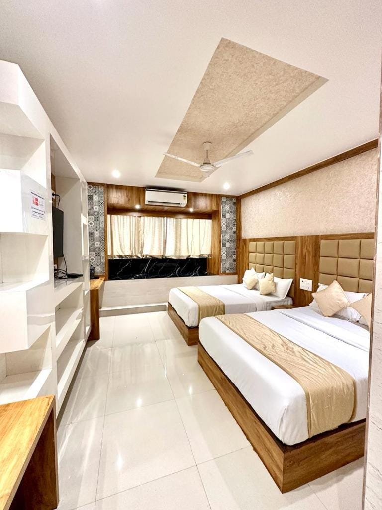 Bed, TV and multimedia, Photo of the whole room, Bedroom, towels, air conditioner