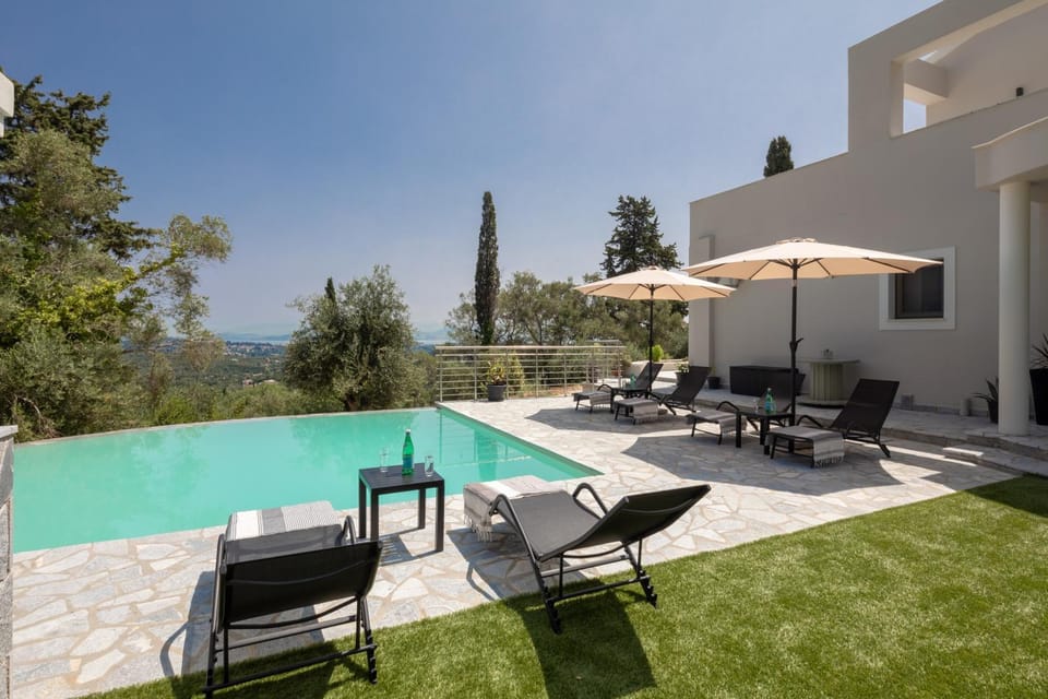 Property building, Garden view, Sea view, Swimming pool, sunbed