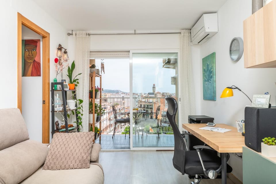 Balcony/Terrace, Living room, Seating area, air conditioner