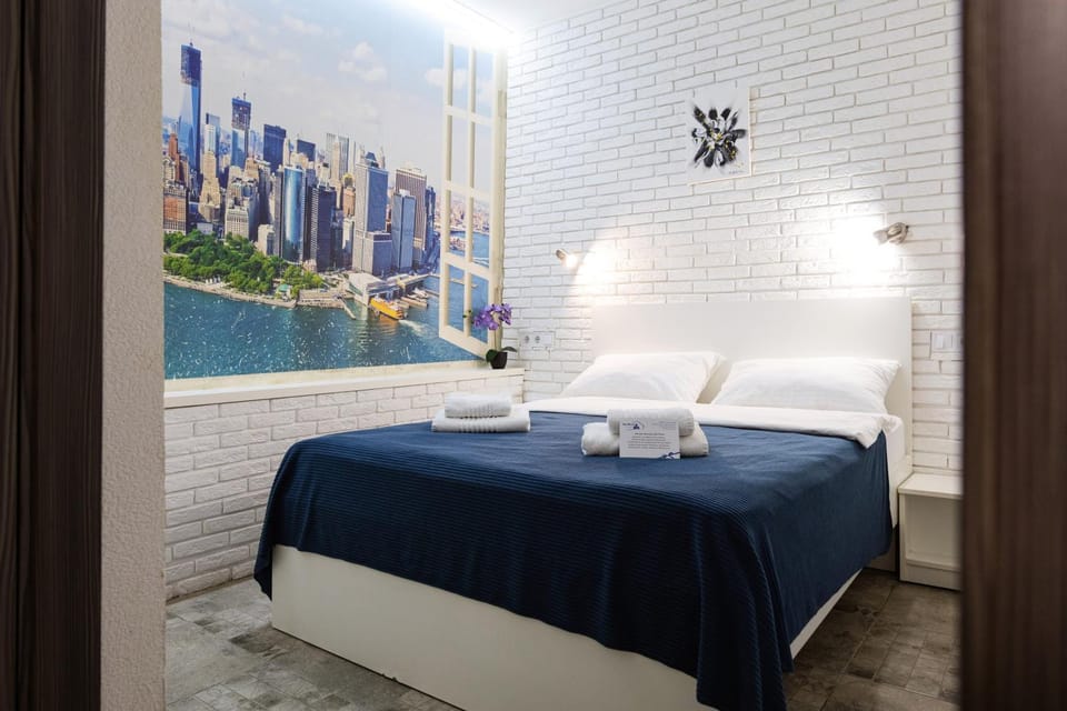 Smart Hotel Rooms near metro 24/7 Hotel in Kiev City - Kyiv