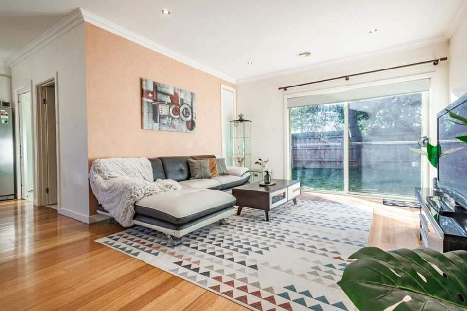 Nunawading beautiful 3BR housedeckingcourtyard House in Melbourne