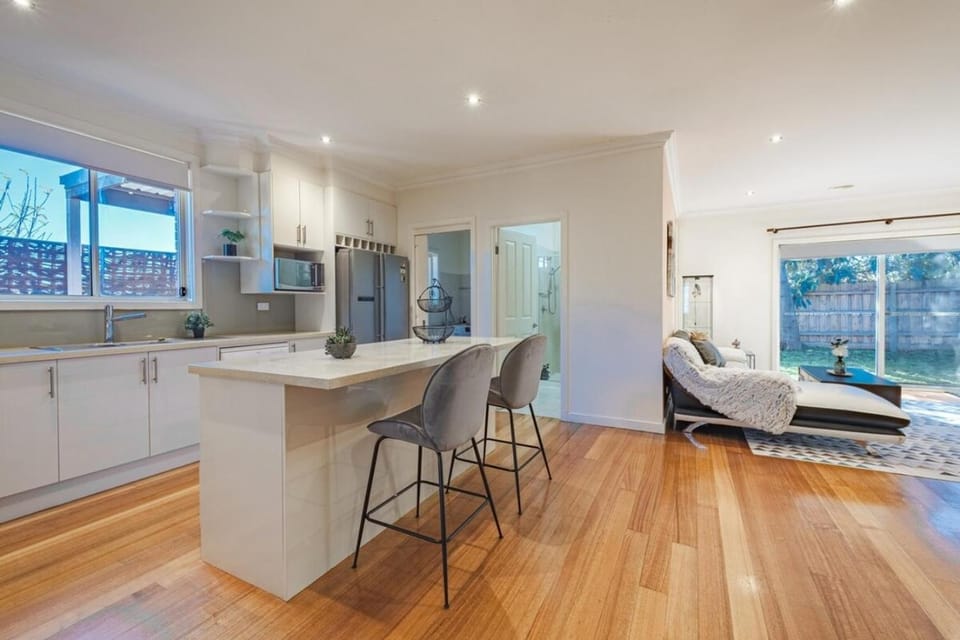 Nunawading beautiful 3BR housedeckingcourtyard House in Melbourne