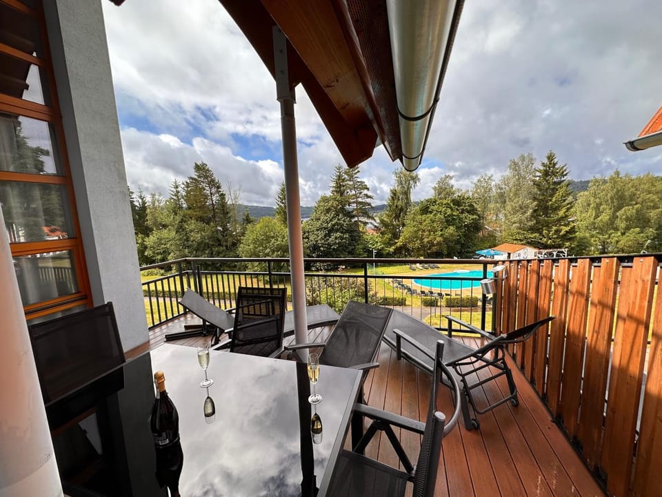 Patio, Natural landscape, View (from property/room), Balcony/Terrace, Dining area, Pool view, Swimming pool, sunbed