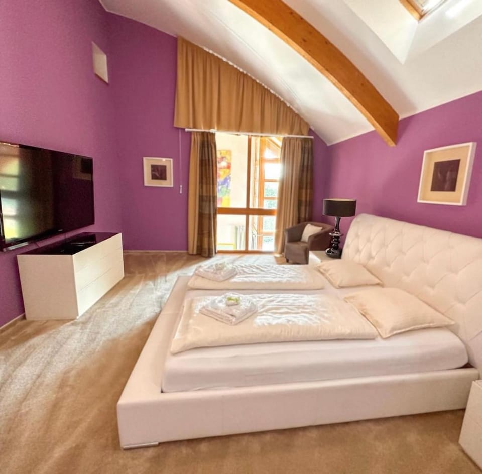 TV and multimedia, Bedroom