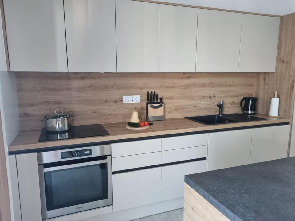 dishwasher, internet, locker, pet friendly, kitchen