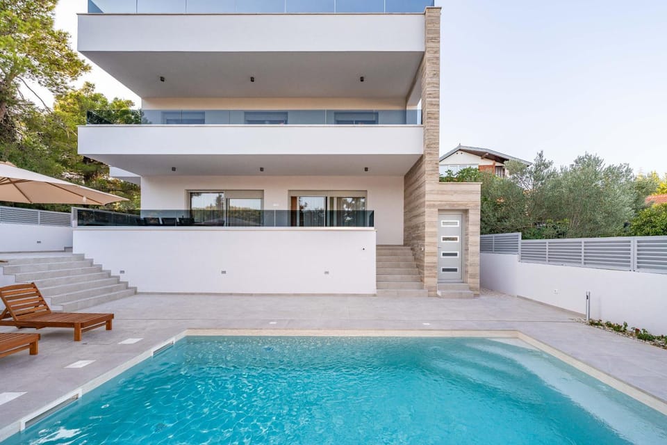 Pool view, Swimming pool