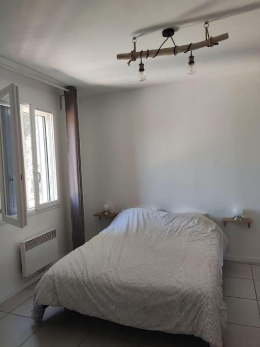 Joli haut de villa à deux pas de la mer et piscine Villa in Sausset-les-Pins