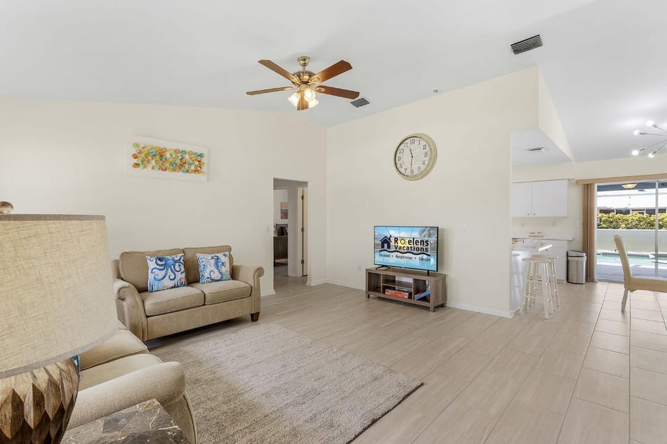 Villa Charming Sunset House in Cape Coral