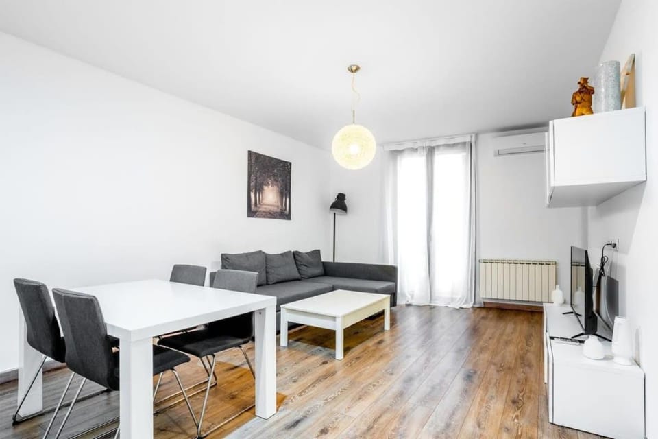 The Collection Barcelona - Paseo de Gracia Modern and cozy 3BD - 2BTh Apartment in Barcelona