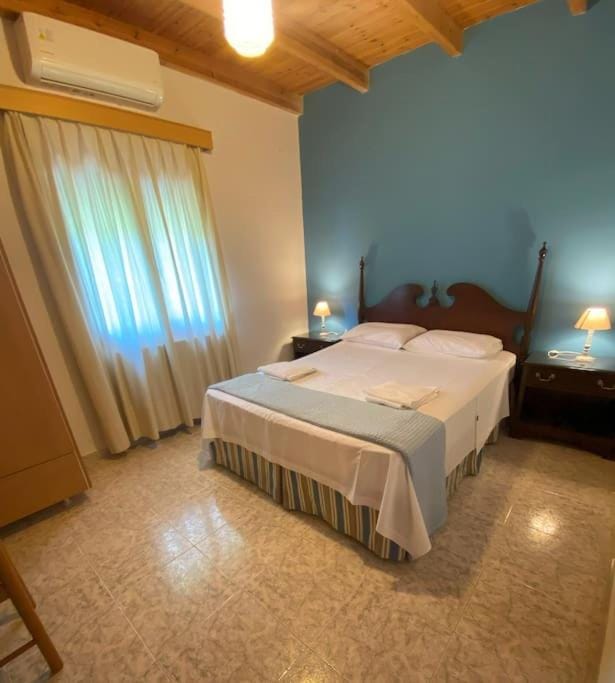 Σπίτι Σε Ελαιώνα House in Peloponnese Region