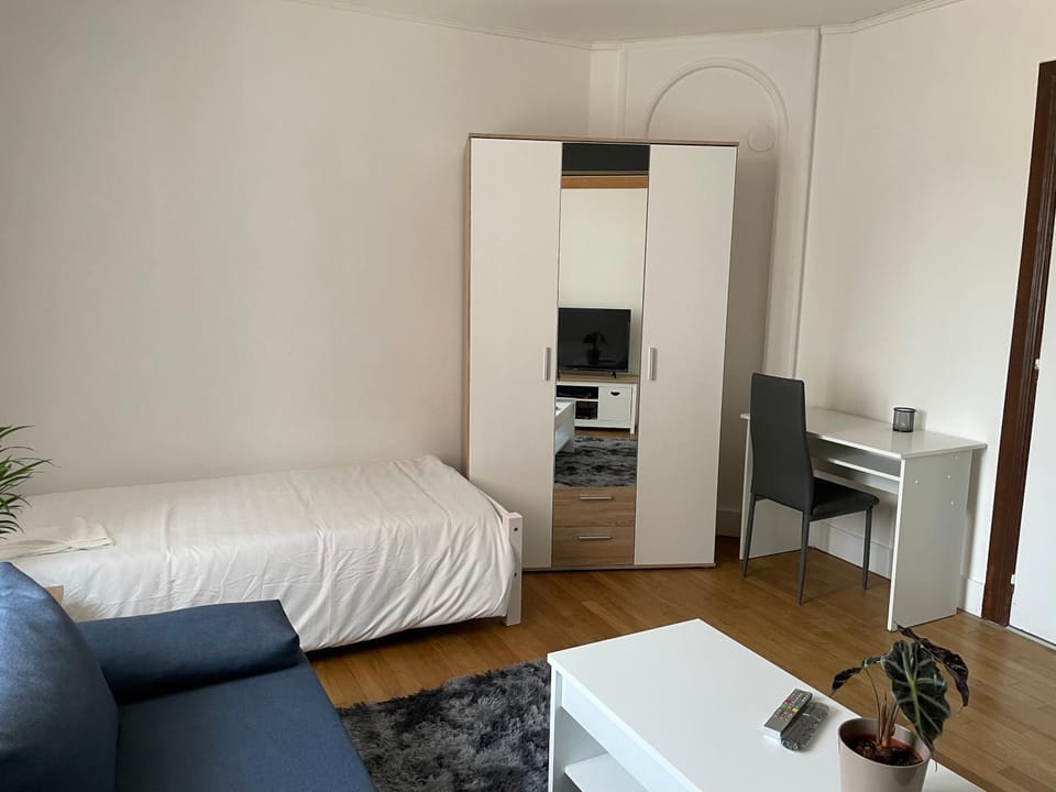 Chambre privée proche centre et gare 2 Bed and Breakfast in Besançon