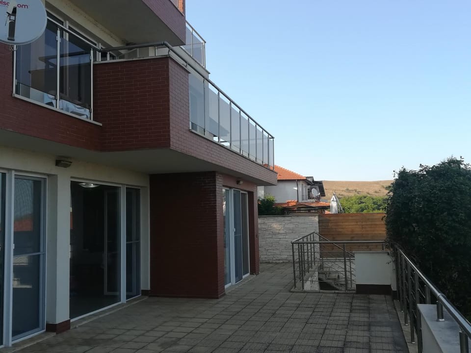 Property building, Balcony/Terrace