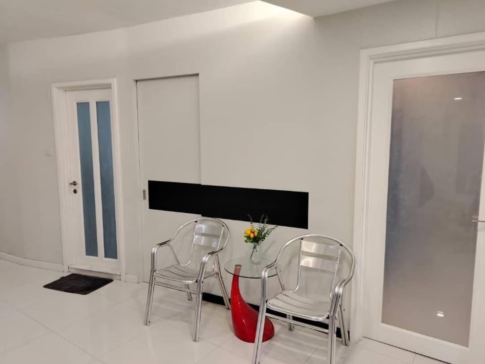 Riverbank Suites 805 Apartment in Kuching
