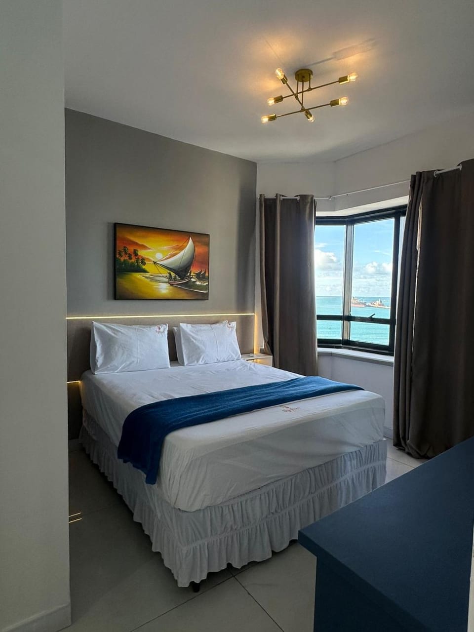Bed, Natural landscape, Photo of the whole room, Sea view
