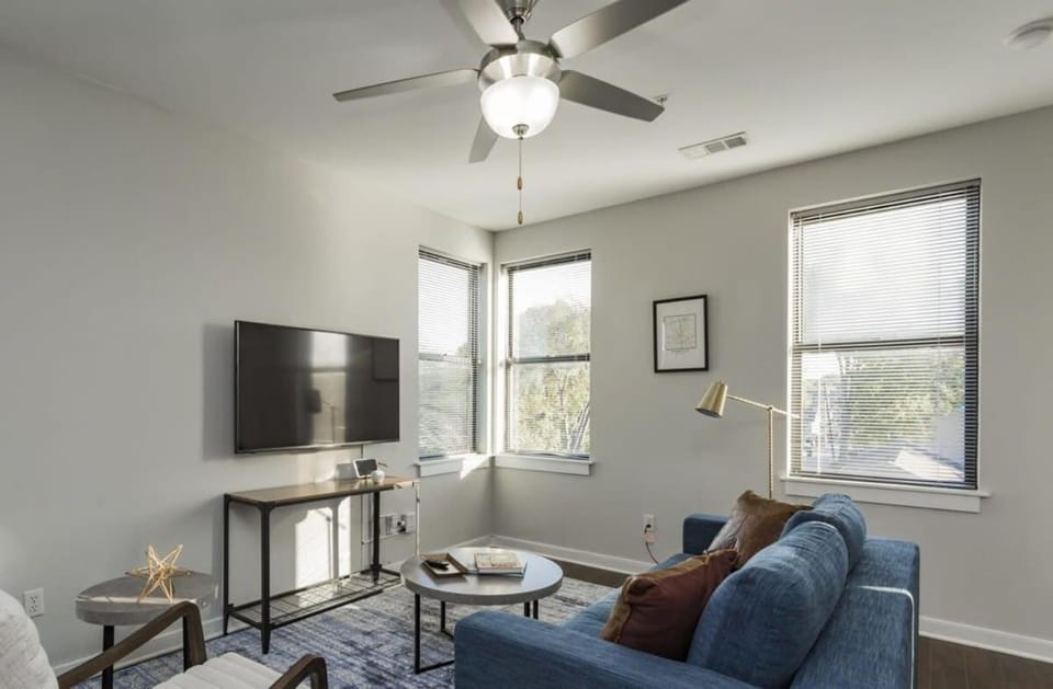 Cozysuites Music Row Stylish 2BR in Nashville! 59 Apartment in Music Row