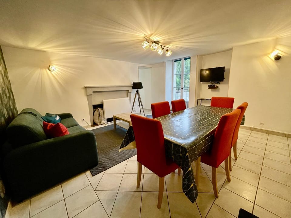 TV and multimedia, Living room, Dining area
