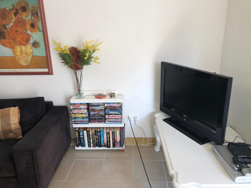 Library, TV and multimedia, Living room, Seating area