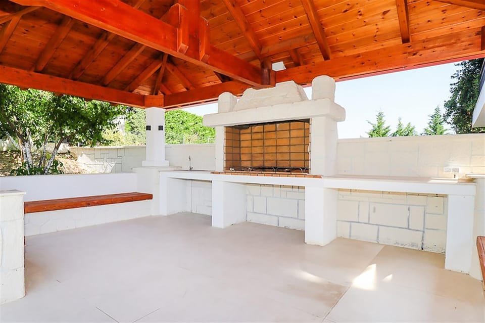Day, BBQ facilities, View (from property/room), Balcony/Terrace
