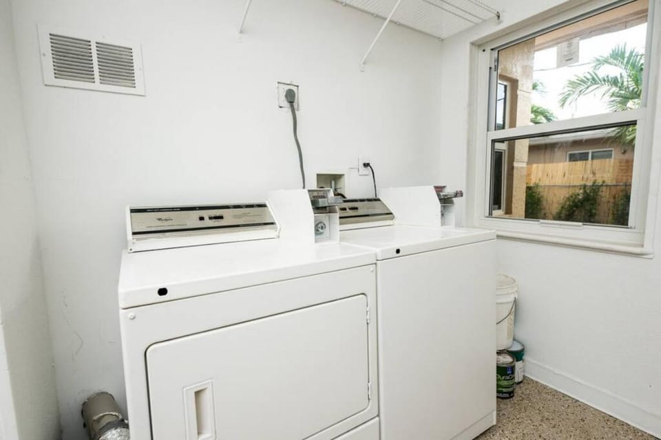 Ocean Flats 1 - Lauderdale-by-the-Sea Apartment in Lauderdale-by-the-Sea