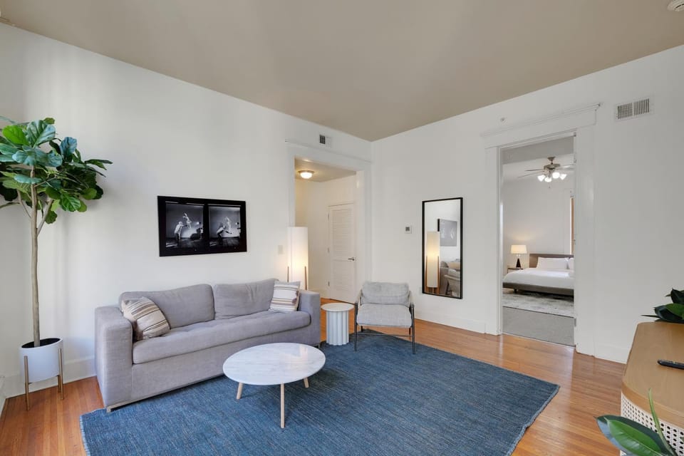 Guthrie Coke Lofts, Walkable Entertainment Apartment in Jefferson County