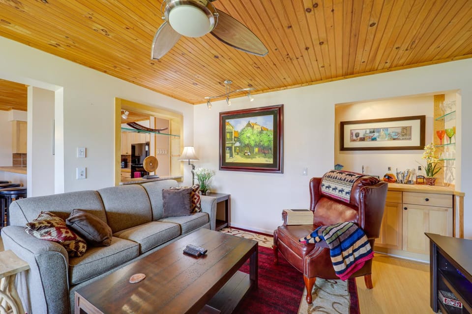 All-Season Retreat w/ Deck in Beech Mountain! House in Beech Mountain