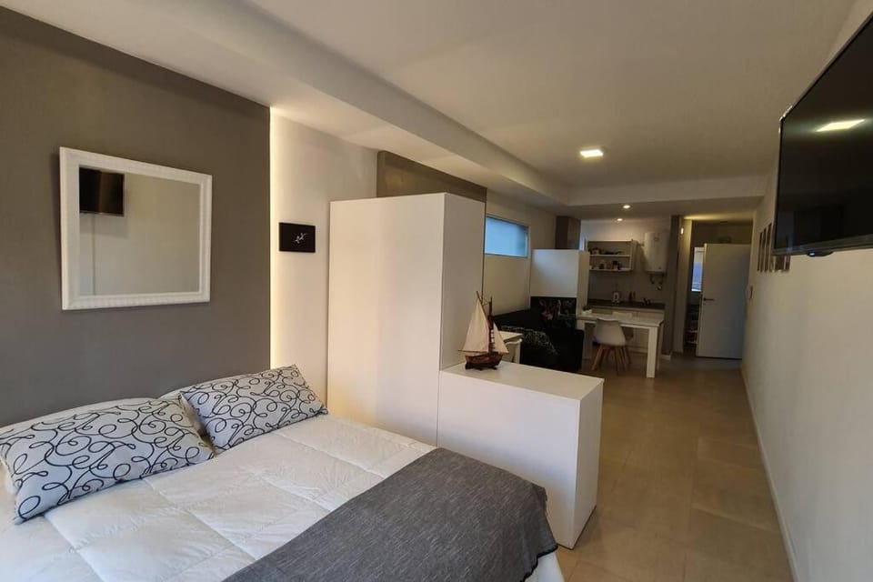 Communal lounge/ TV room, Bed, TV and multimedia, Living room, Photo of the whole room, Bedroom