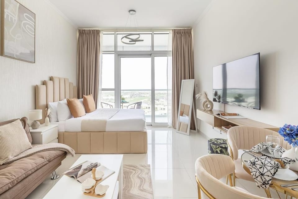 Bed, TV and multimedia, Living room, Seating area