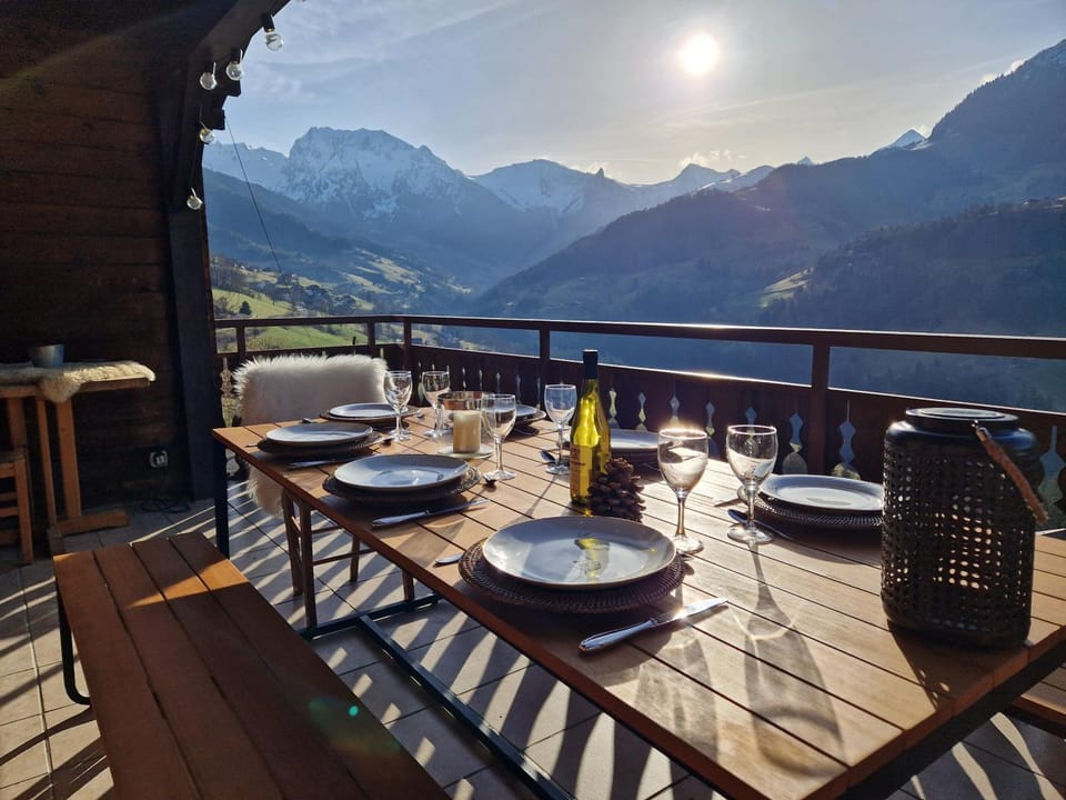 Patio, Natural landscape, View (from property/room), Balcony/Terrace, Dining area, Landmark view, Mountain view