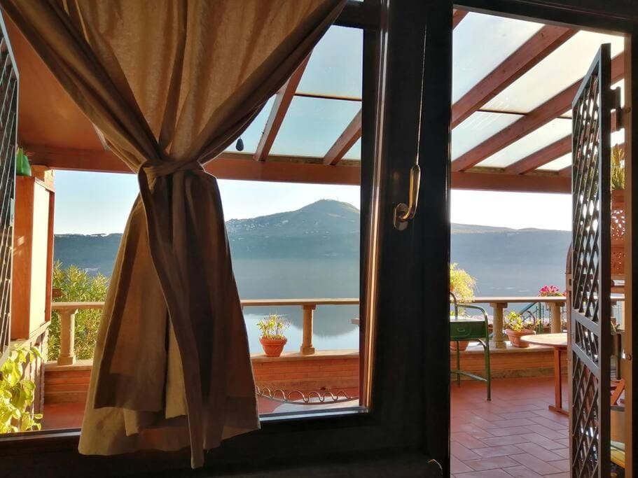 Day, Natural landscape, View (from property/room), Balcony/Terrace, Balcony/Terrace, Photo of the whole room, Lake view