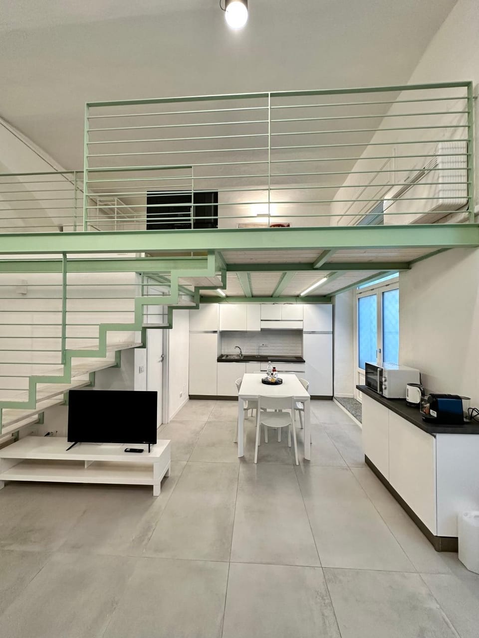 Kitchen or kitchenette, Seating area, Dining area