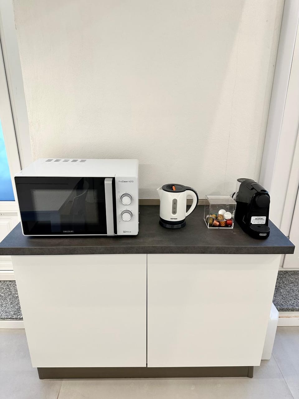 Coffee/tea facilities, minibar