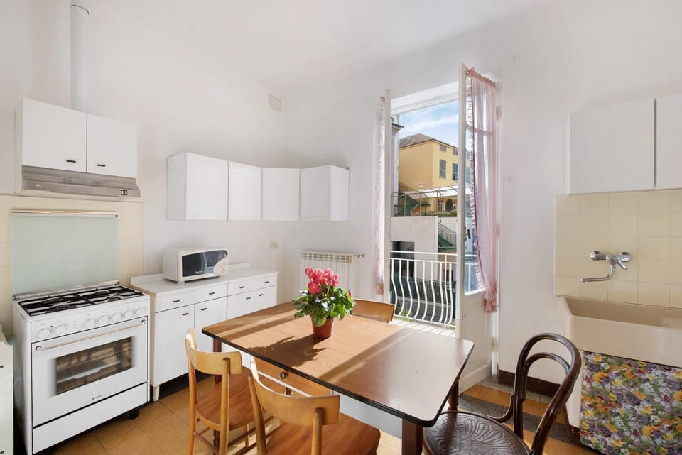 Property building, Kitchen or kitchenette, Living room