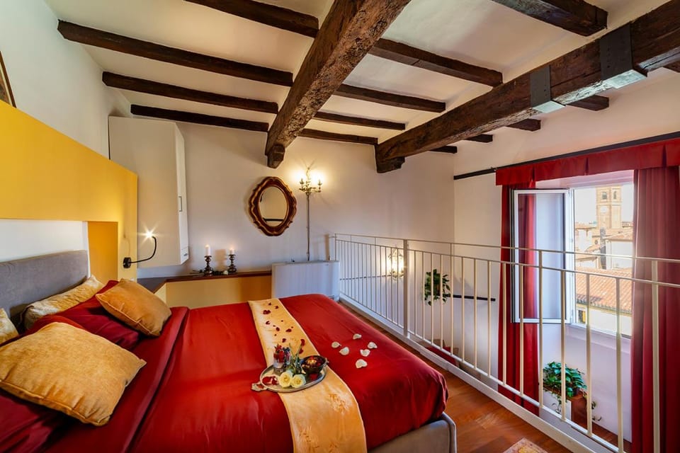 House of Lovers - Historic Center Apartment in Bologna