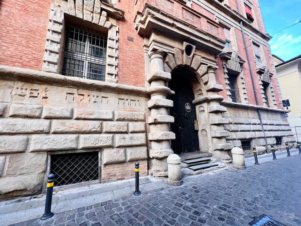 House of Lovers - Historic Center Apartment in Bologna