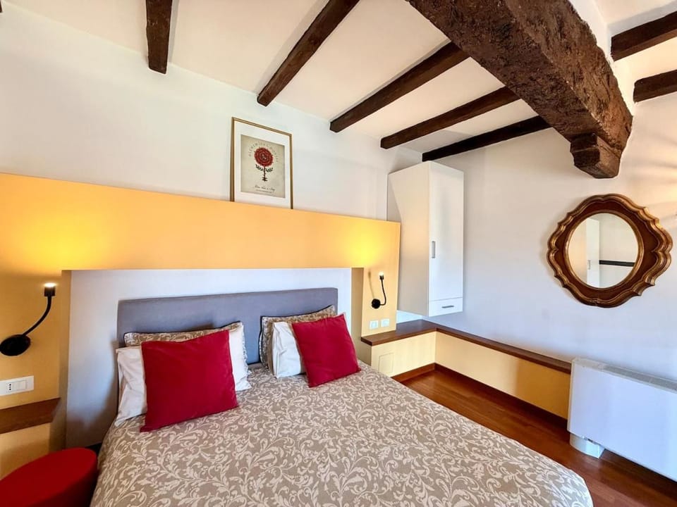 House of Lovers - Magnificent View over Bologna Apartment in Bologna