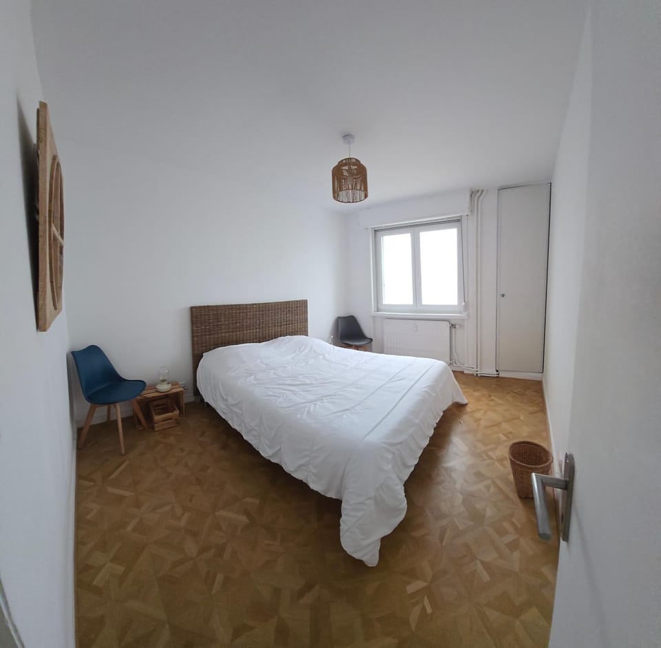 Bed, Photo of the whole room, Bedroom, Sea view, storage