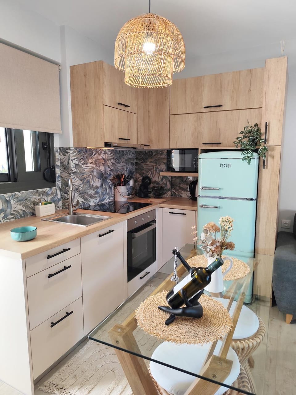 Kitchen or kitchenette, oven, stove