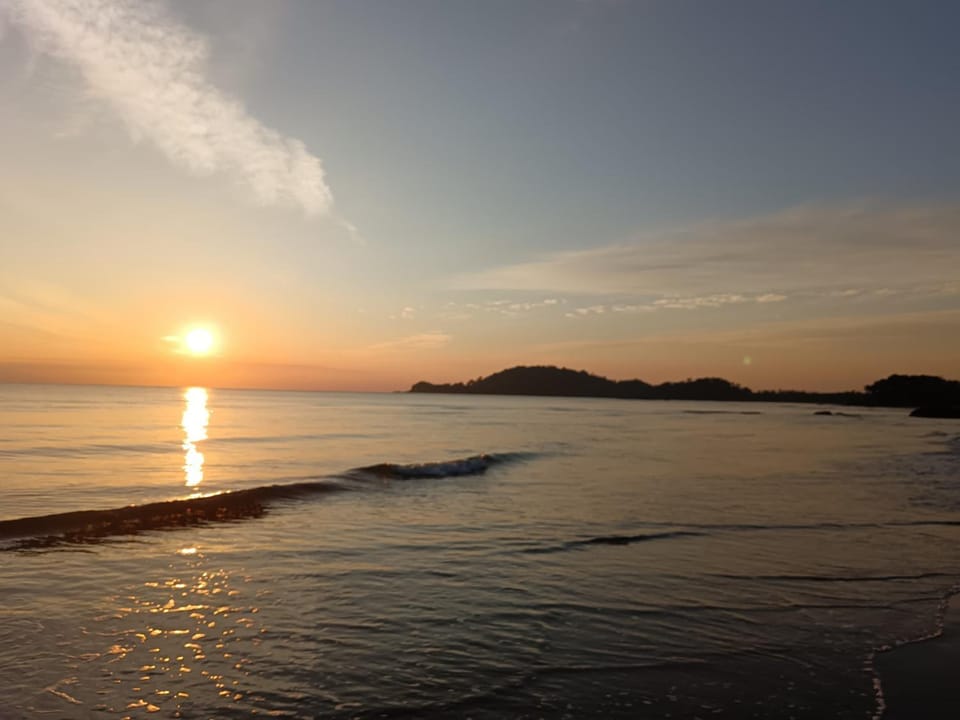 Mersing Chalet Teluk Sisek Bed and Breakfast in Mersing
