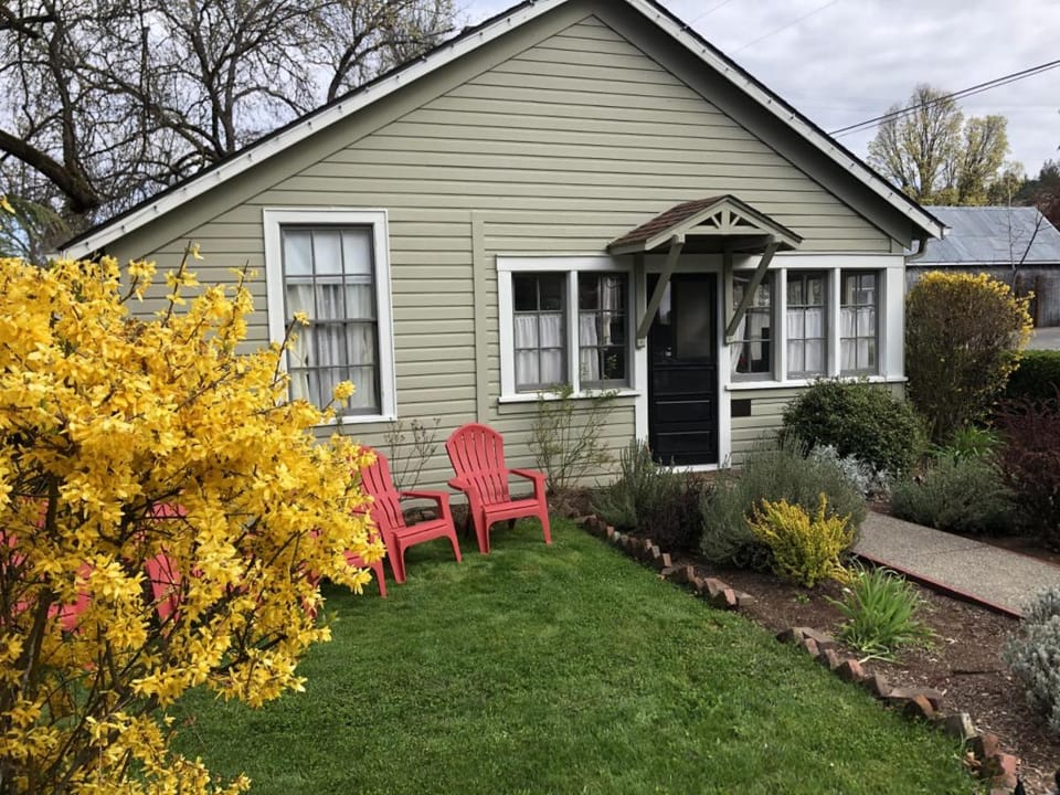 Bright Spacious Cottage in the Heart of Jacksonville House in Jacksonville
