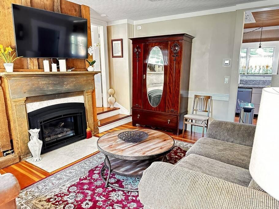 Fireside Cottage House in Jacksonville